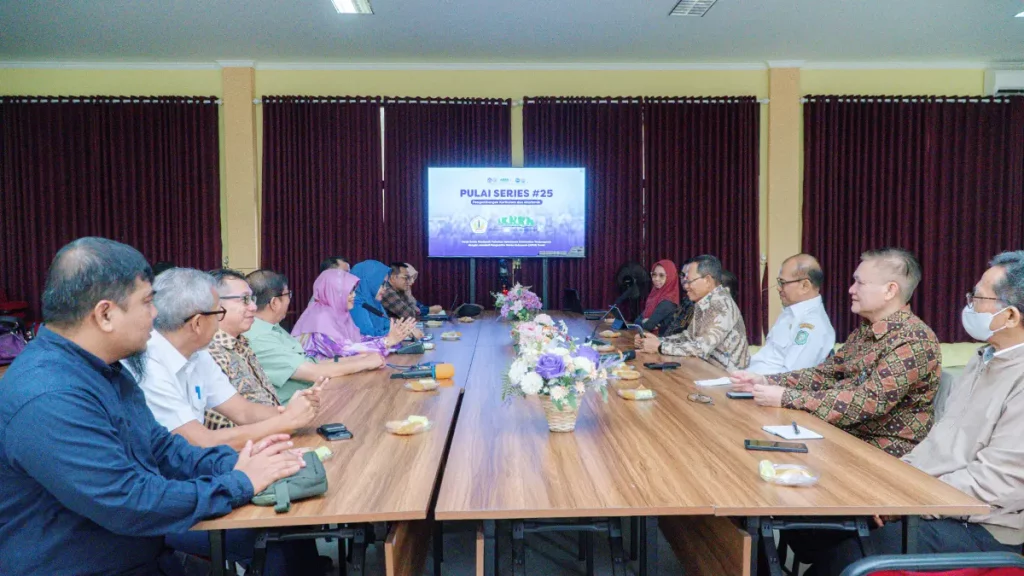 Suasana Diskusi Sinergi Triple Helix Pulai Series 25 Fahutan UNTAN APHI.
